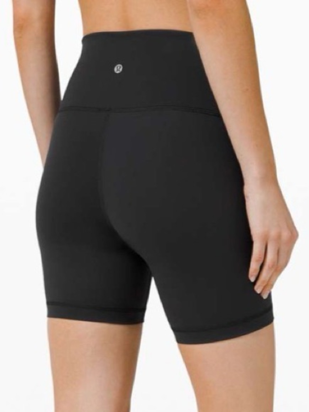 Lululemon Wunder Train High-Rise Short 6" in Black Size 0